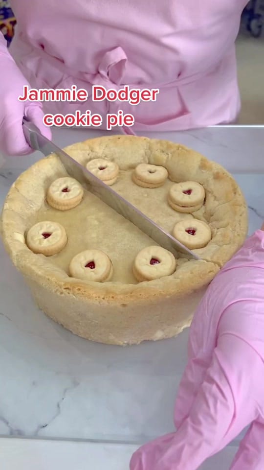 Post 9 by West Bakes Cookies on TikTok (video)