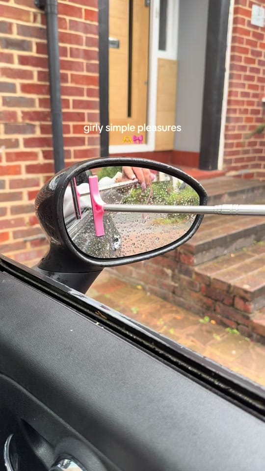 Post 8 by Lucia Paps 💘🫧 on TikTok (video)