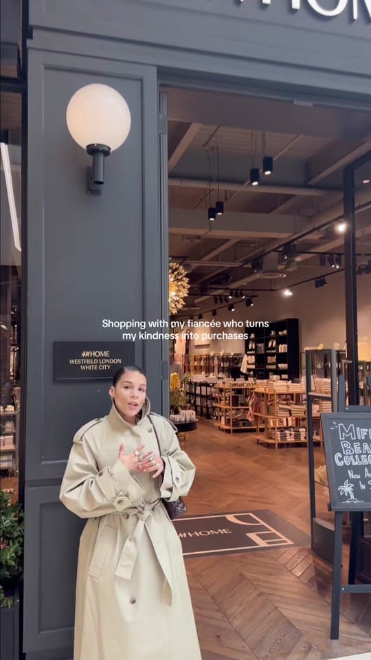 Post 2 by KEIRA & JESS on TikTok (video)