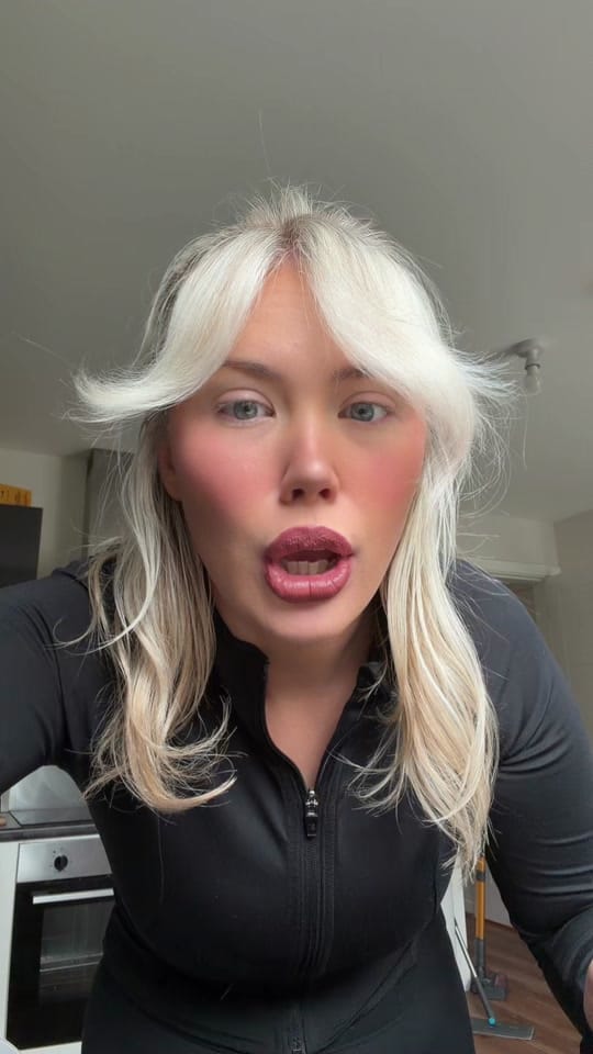 Post 2 by Holly Harrison 🧿❤️‍🔥💭🫶🏻 on TikTok (video)