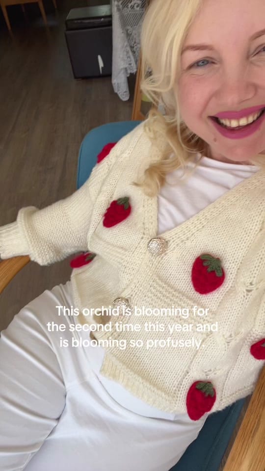 Post 6 by 💞Marina - Ukranian painter💘 on TikTok (video)
