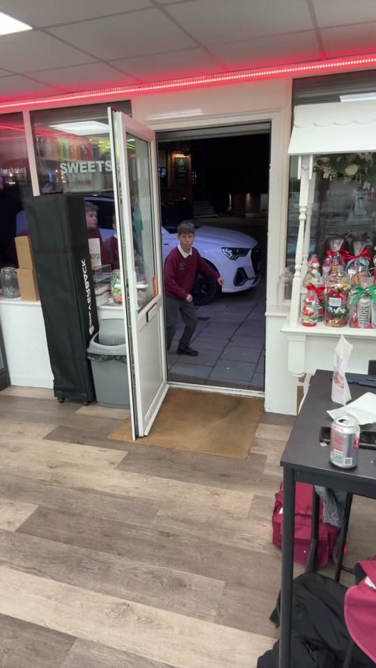 Post 8 by Sams sweets n shakes 🍭🌟 on TikTok (video)