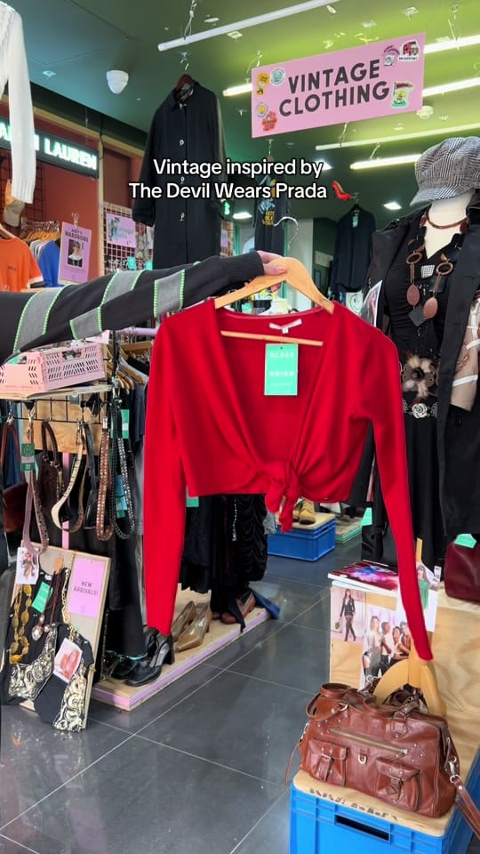 Post 2 by Glass Onion Vintage on TikTok (video)