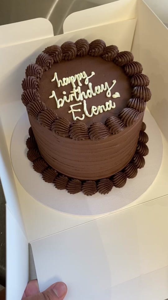 Post 9 by Saida | Cake artist on TikTok (video)