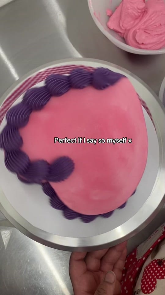 Post 5 by Saida | Cake artist on TikTok (video)