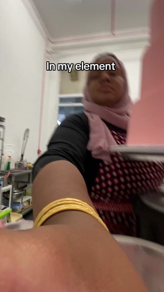 Post 2 by Saida | Cake artist on TikTok (video)
