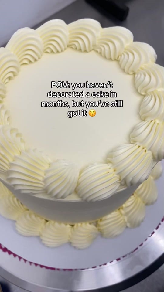 Post 4 by Saida | Cake artist on TikTok (video)