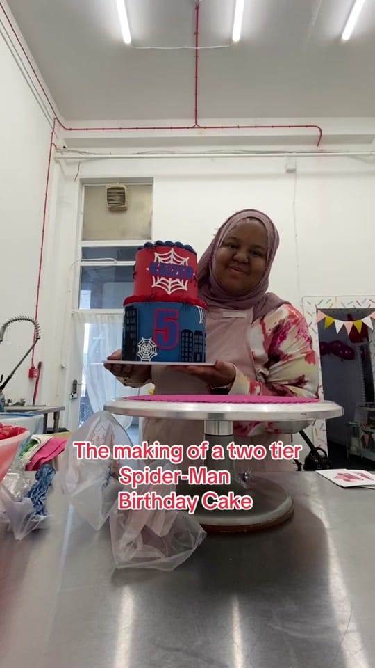 Post 6 by Saida | Cake artist on TikTok (video)
