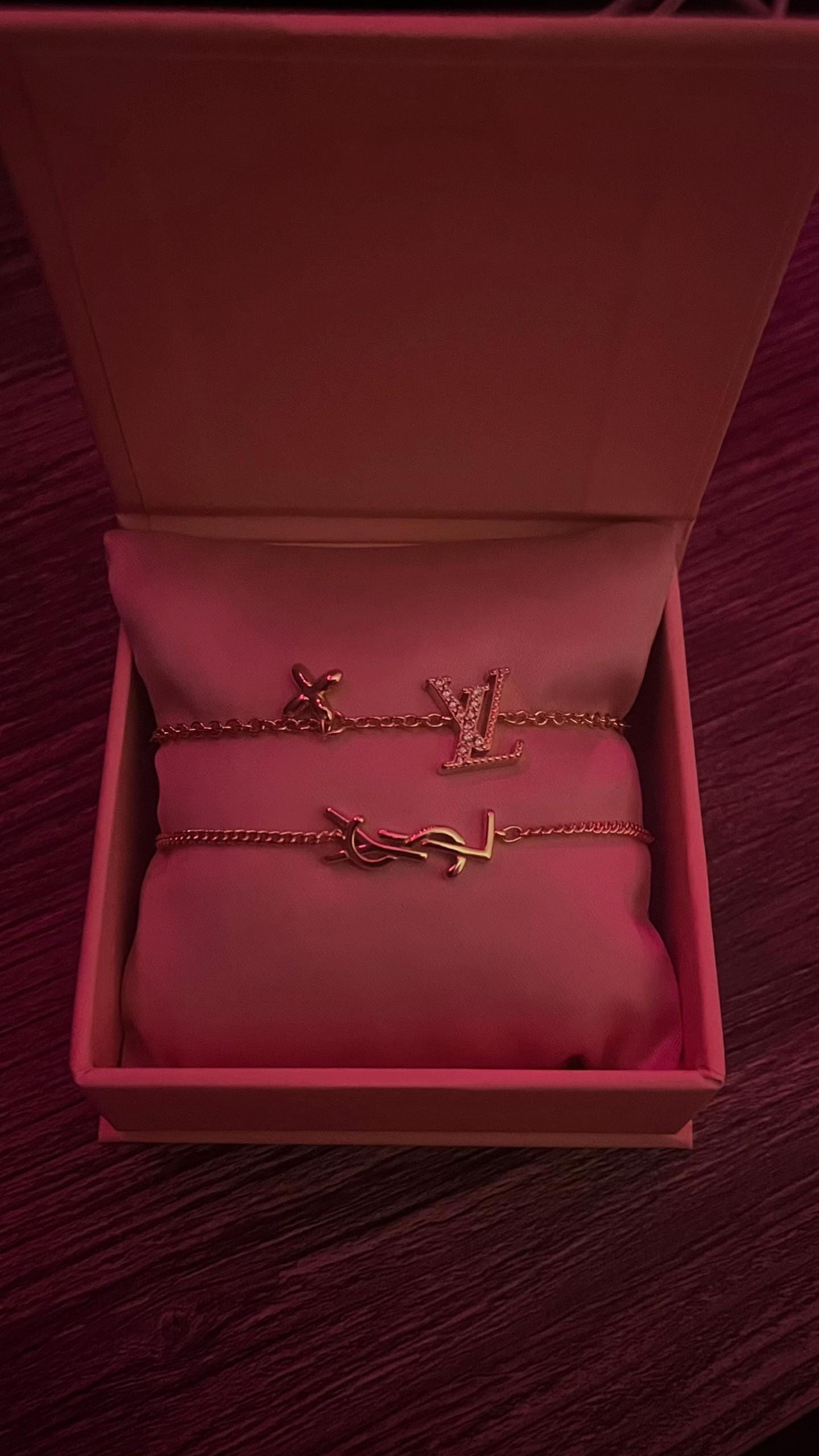 Post 2 by Nira London 🖤 on TikTok (video)