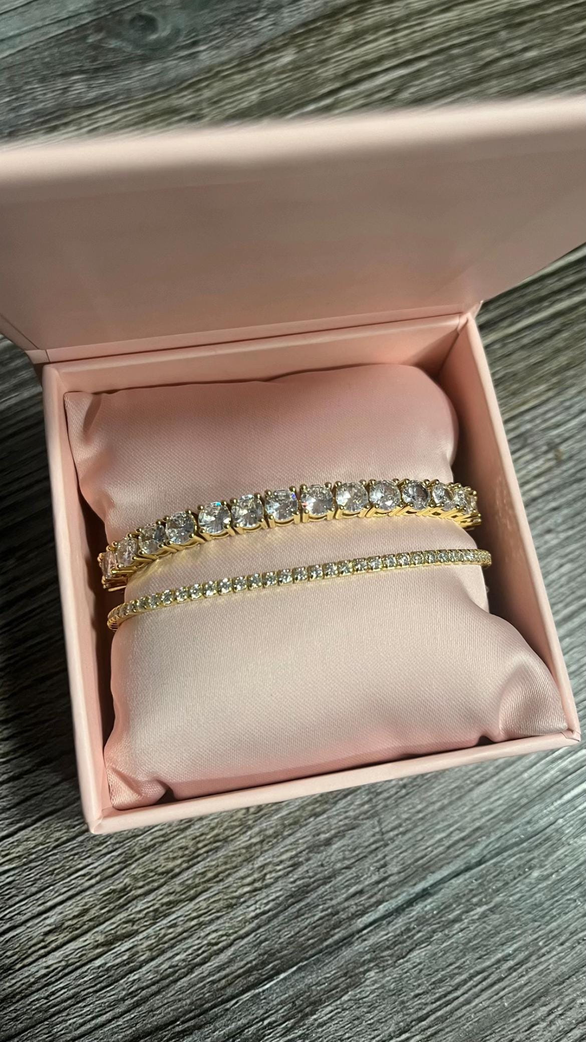 Post 5 by Nira London 🖤 on TikTok (video)