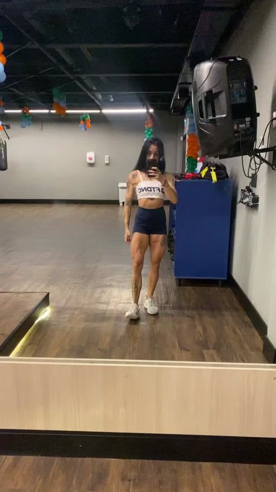 Post 2 by Bya Mello on TikTok (video)