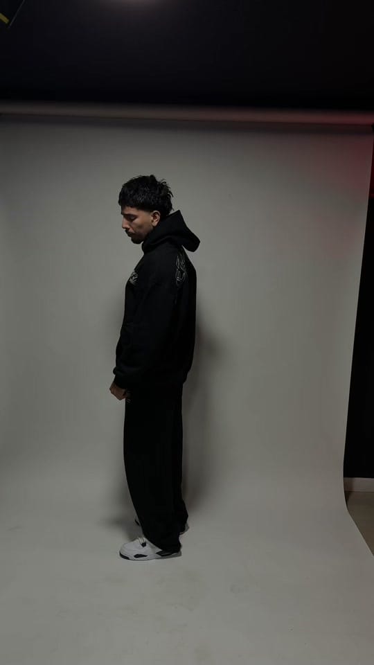 Post 8 by Damian on TikTok (video)