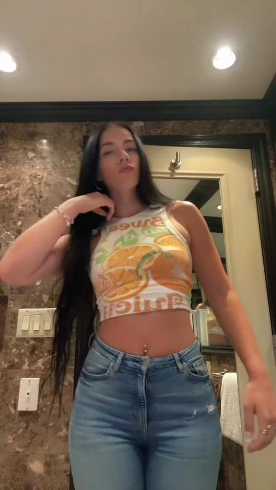 Post 8 by elidimitrovaa on TikTok (video)