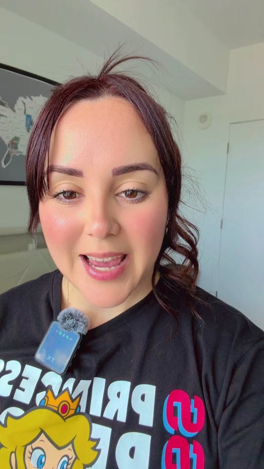 Post 8 by Ari Aleman on TikTok (video)