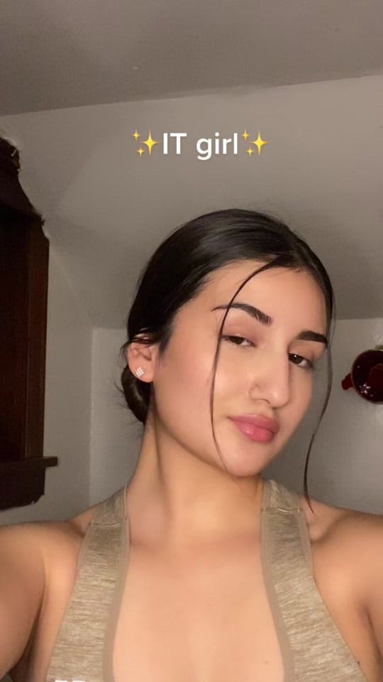 Post 8 by Mayra Sandoval | IL Realtor® on TikTok (video)