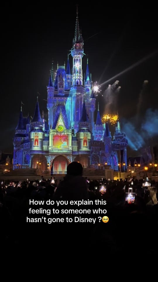 Post 5 by Blanca 🩷 | content creator 🎀 on TikTok (video)