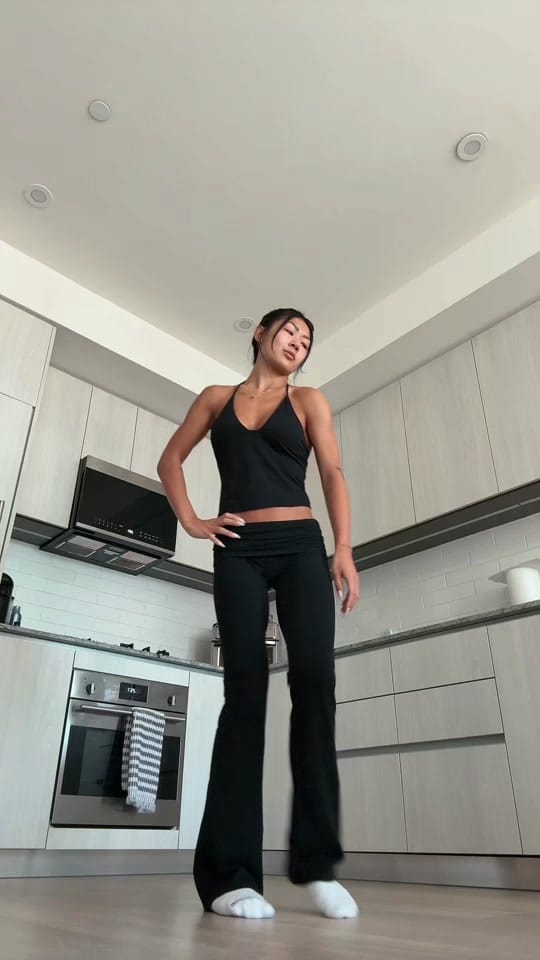 Post 4 by Lily Hirata on TikTok (video)