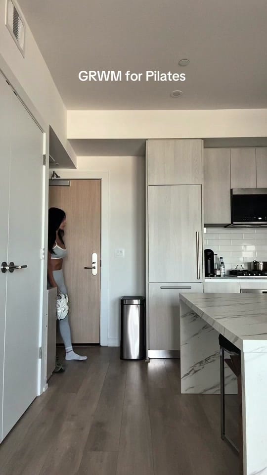 Post 6 by Lily Hirata on TikTok (video)