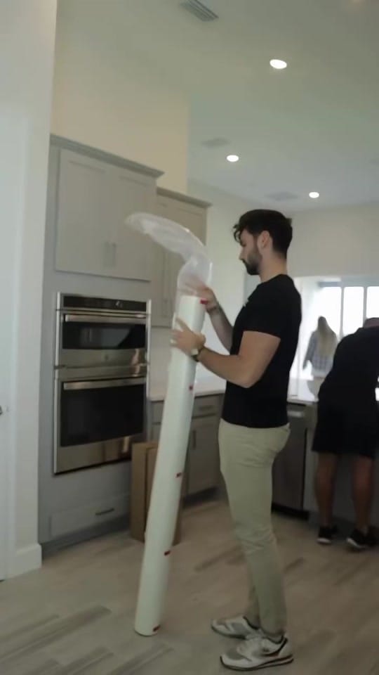Post 6 by Andrei Yuzlenka on TikTok (video)