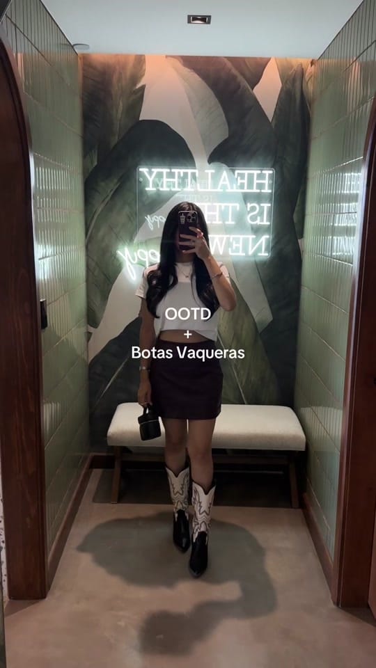 Post 4 by Melanie Bustamante on TikTok (video)