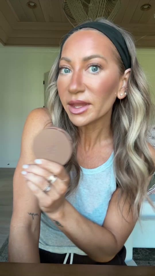 Post 1 by 40+ fashion on TikTok (video)