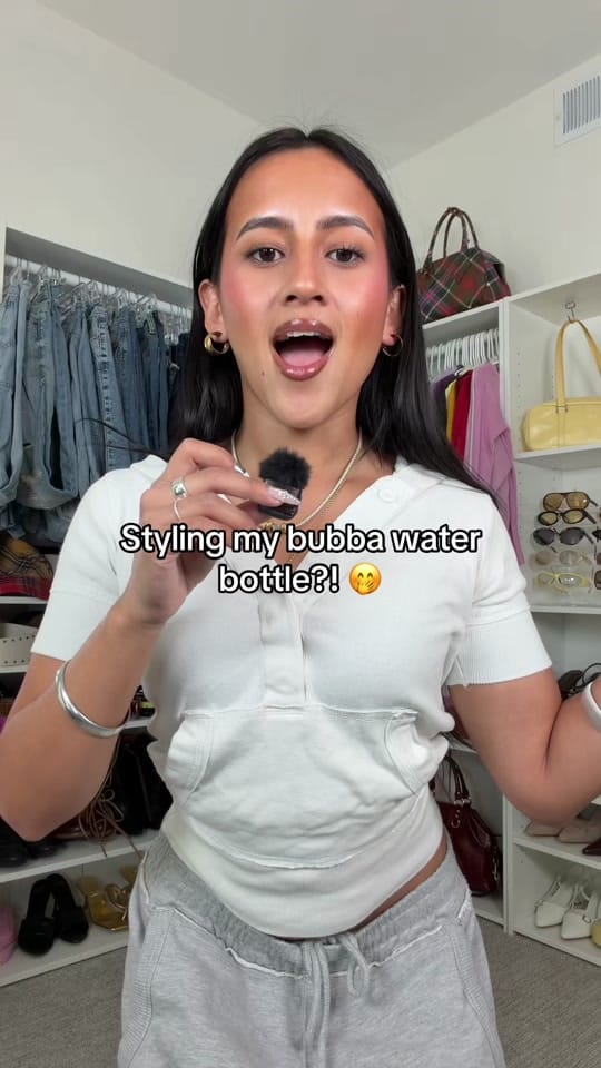Post 6 by angelina 🩵 on TikTok (video)