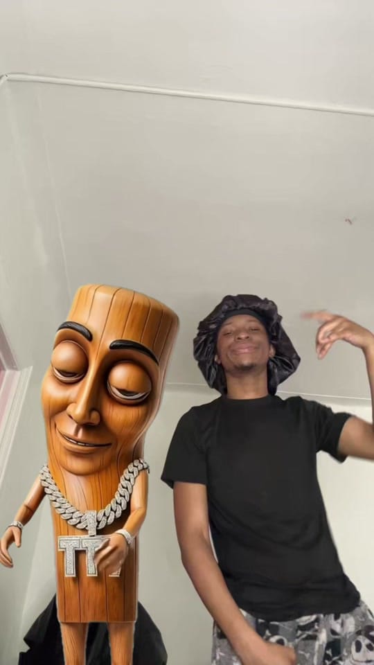 Post 2 by Shaungotjokes on TikTok (video)