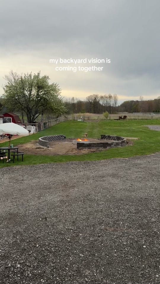 Post 6 by Alexondra Abraham on TikTok (video)