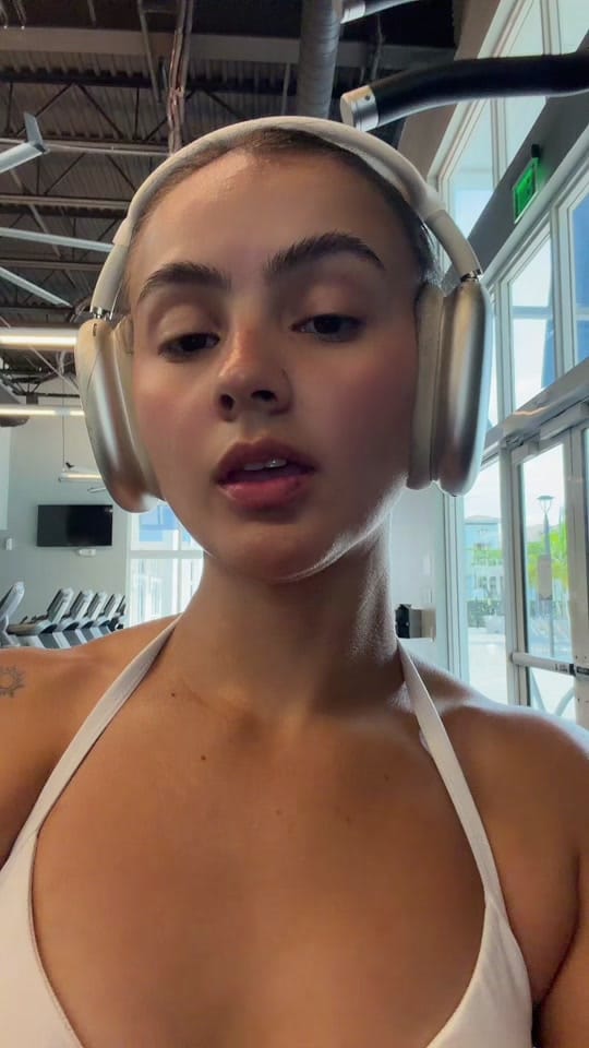 Post 8 by ulloadanielaa on TikTok (video)