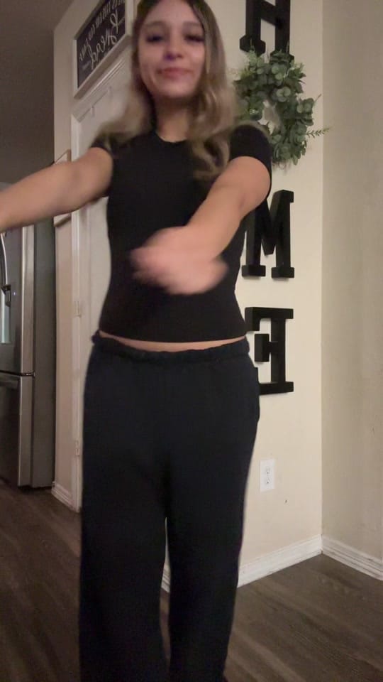 Post 8 by ℳ𝒶𝓀𝒶ℯ𝓁𝒶𝒽 on TikTok (video)