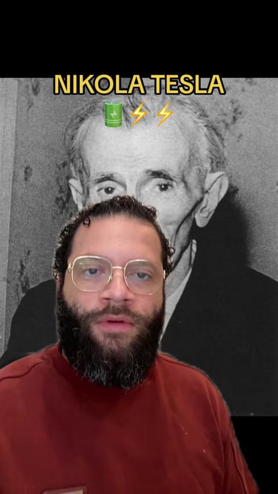Post 10 by Aaron Palacios Rebel on TikTok (video)