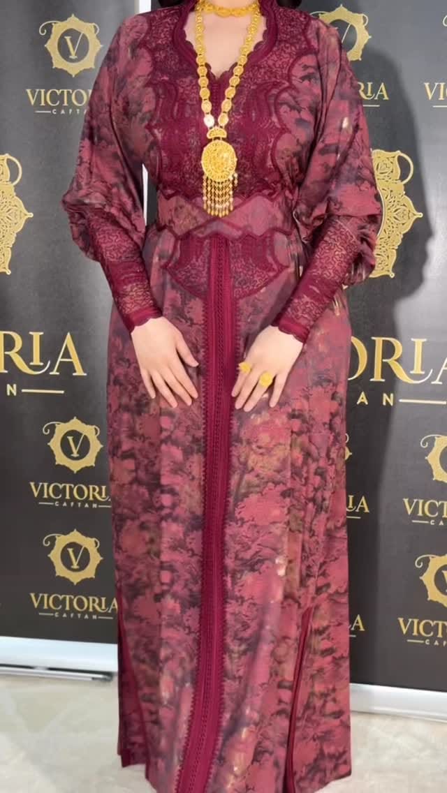 Post 4 by VICTORIA⚜️ on Instagram (video)