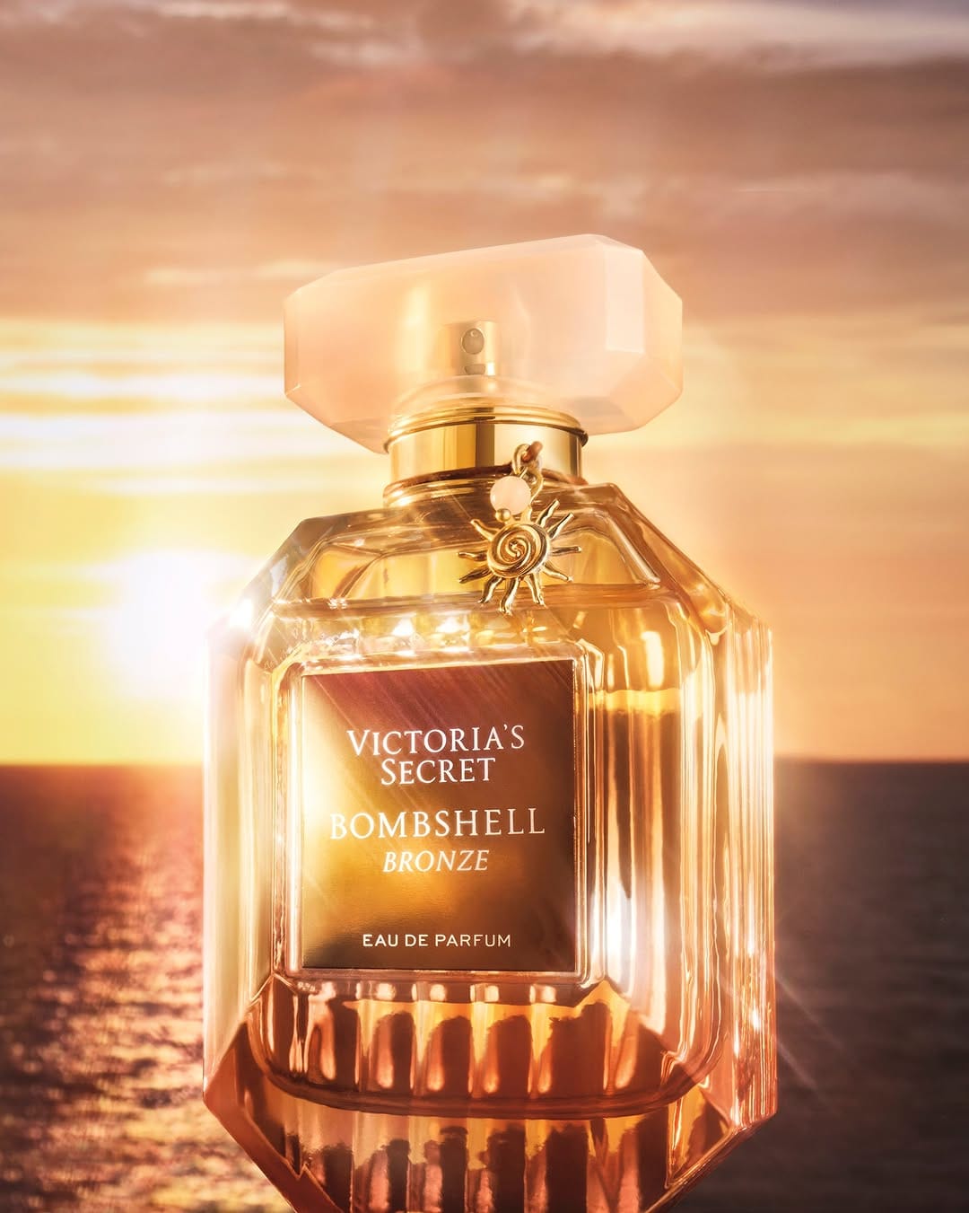Post 8 by Victoria's Secret Costa Rica on Instagram (image)