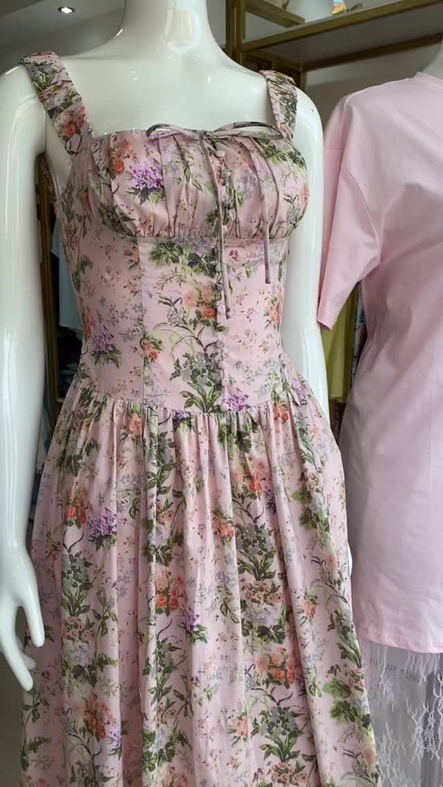 Post 2 by Cherrys boutique🍒 on Instagram (video)