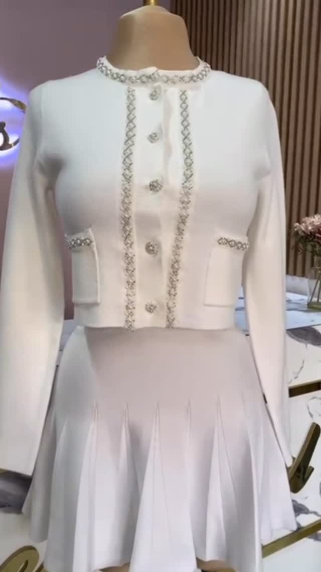 Post 10 by Cherrys boutique🍒 on Instagram (video)