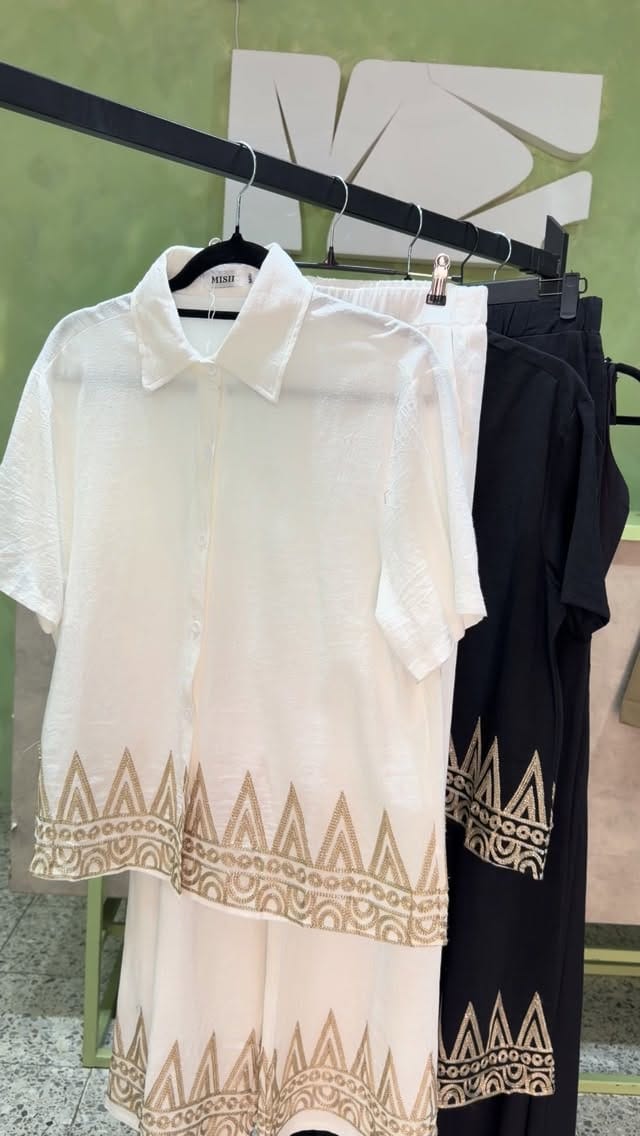 Post 3 by Me shop on Instagram (video)