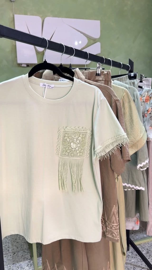 Post 2 by Me shop on Instagram (video)