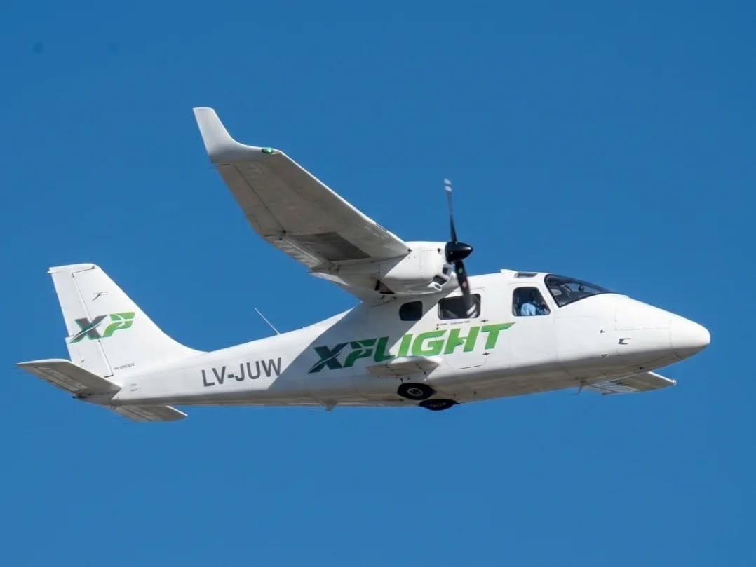 Post 9 by XFLIGHT - Academia aeronáutica on Instagram (carousel)