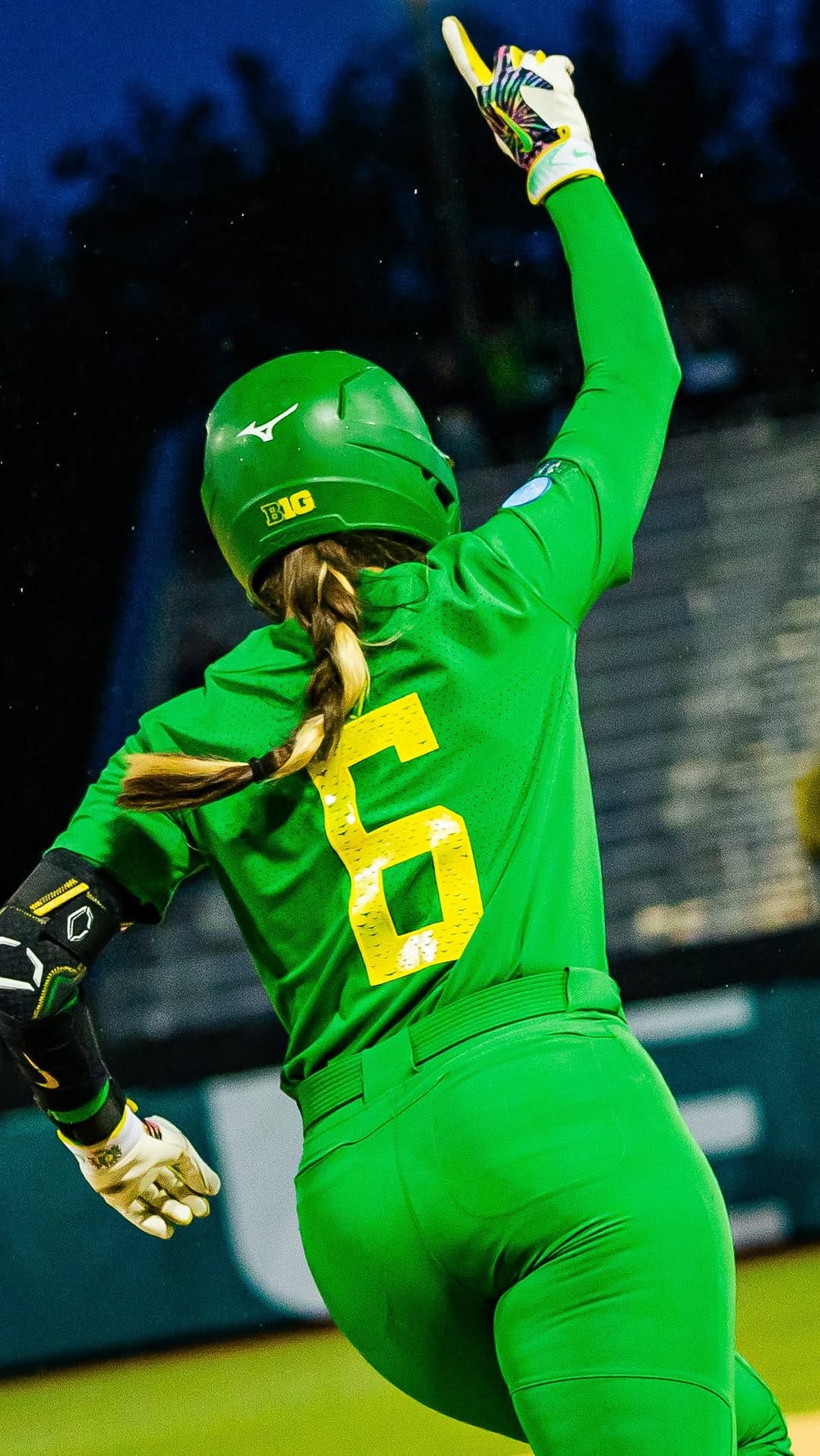 Post 2 by Oregon Softball on Instagram (video)