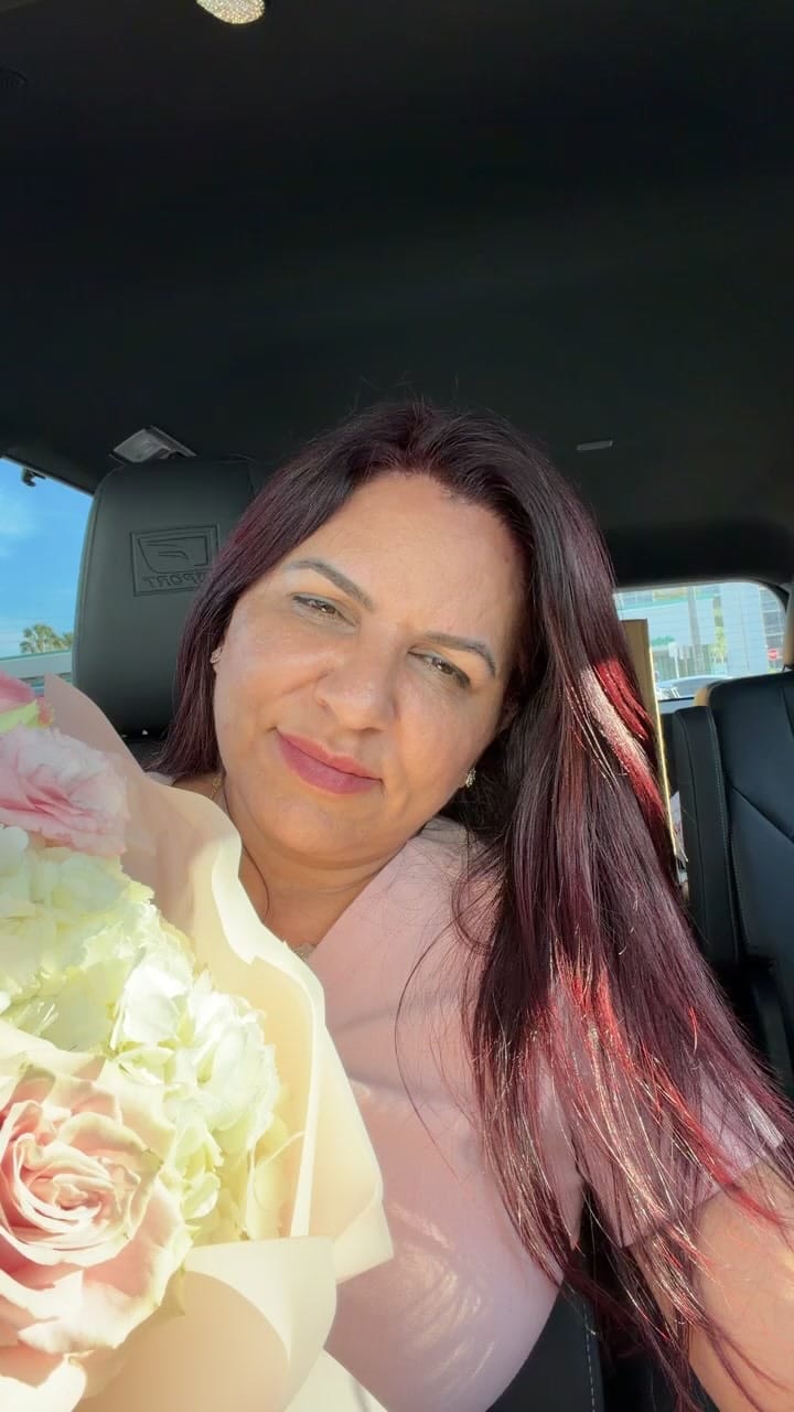 Post 1 by ROSSIÉ NAIL TECH SCHOOL on Instagram (video)