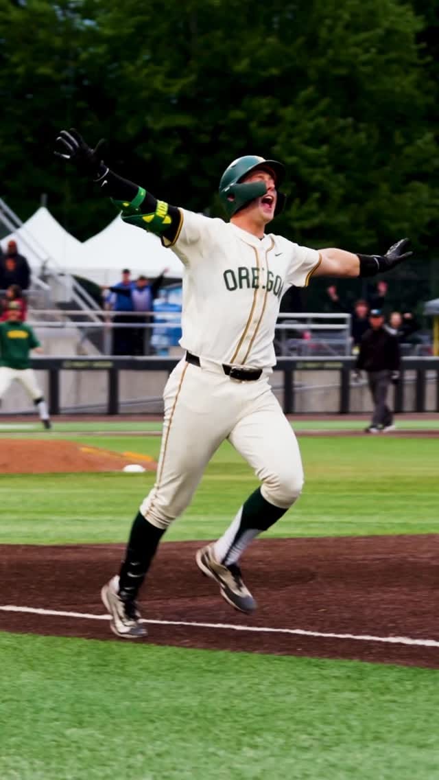 Post 8 by Oregon Ducks on Instagram (video)