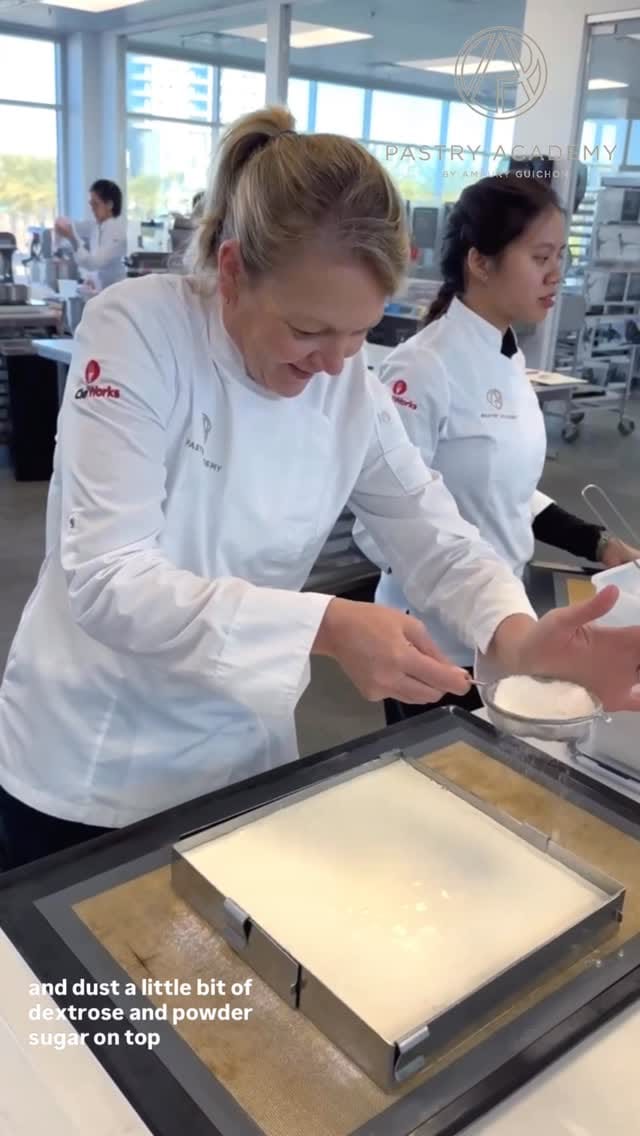 Post 10 by Pastry Academy on Instagram (video)