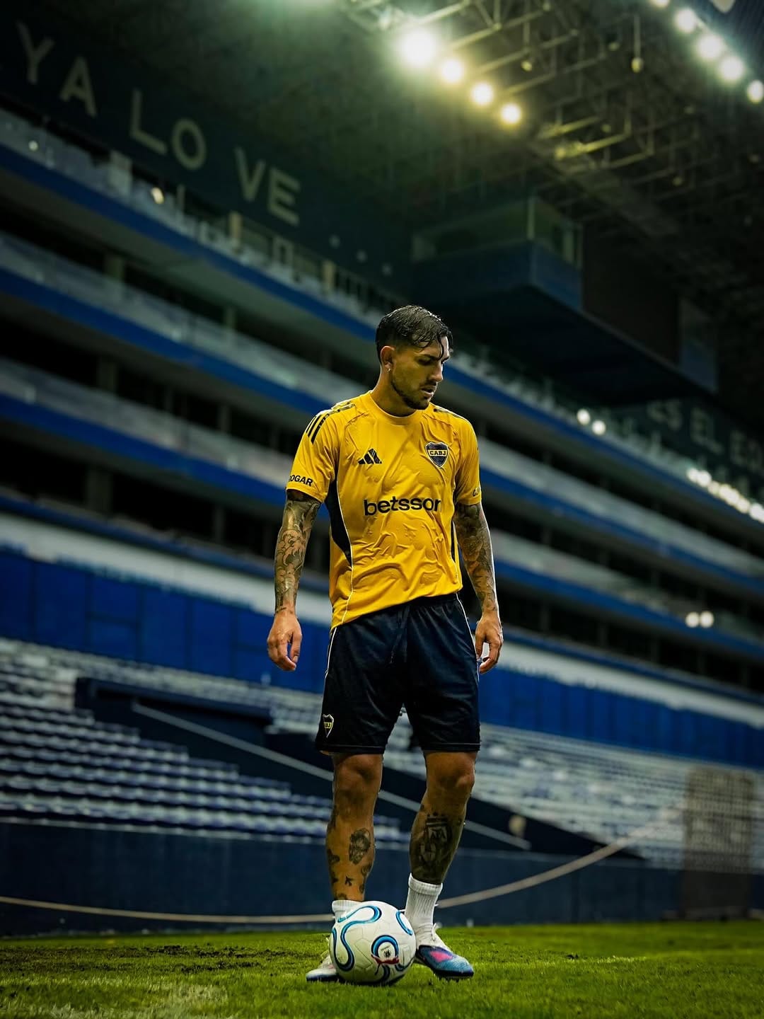 Post 2 by Leandro Paredes on Instagram (image)
