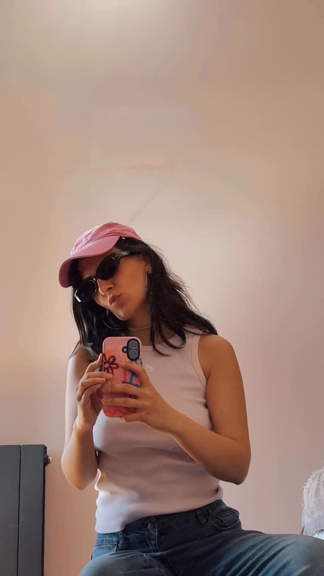 Post 2 by @heyitsninnna on Instagram (video)