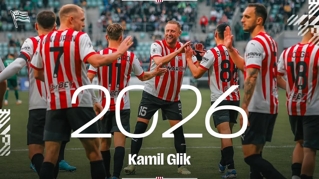 Post 6 by Kamil Glik on Instagram (video)