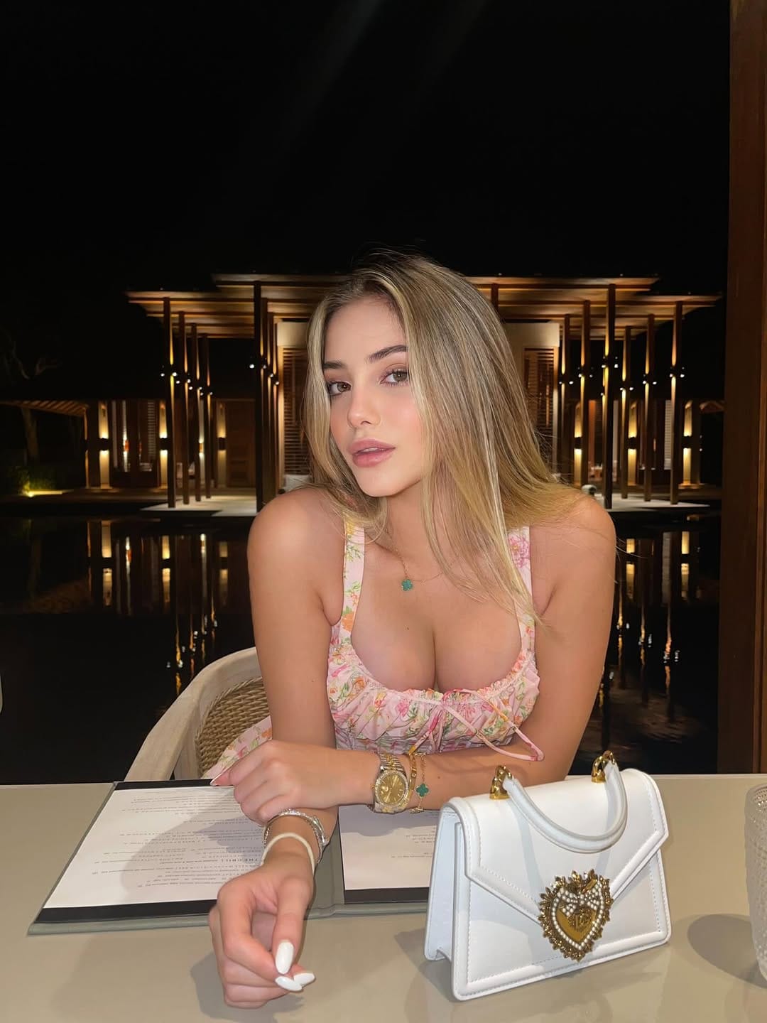 Post 6 by Mila ❤️ on Instagram (carousel)