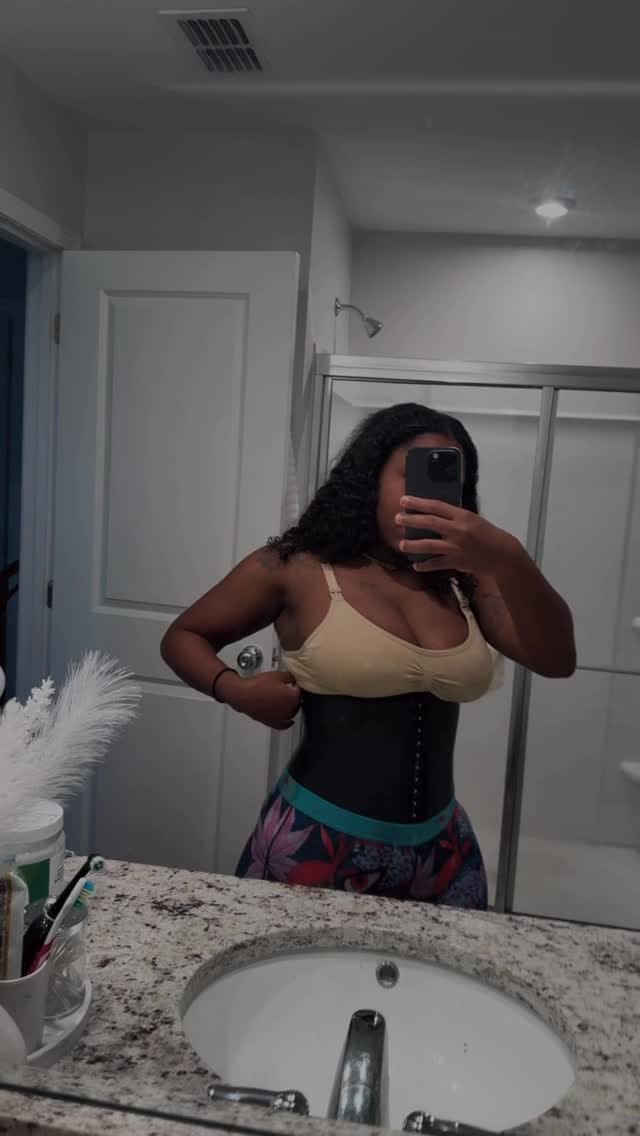 Post 4 by 𝖛𝖎𝖈𝖐𝖞 𝖈 🇧🇧| ATL MUA on Instagram (video)