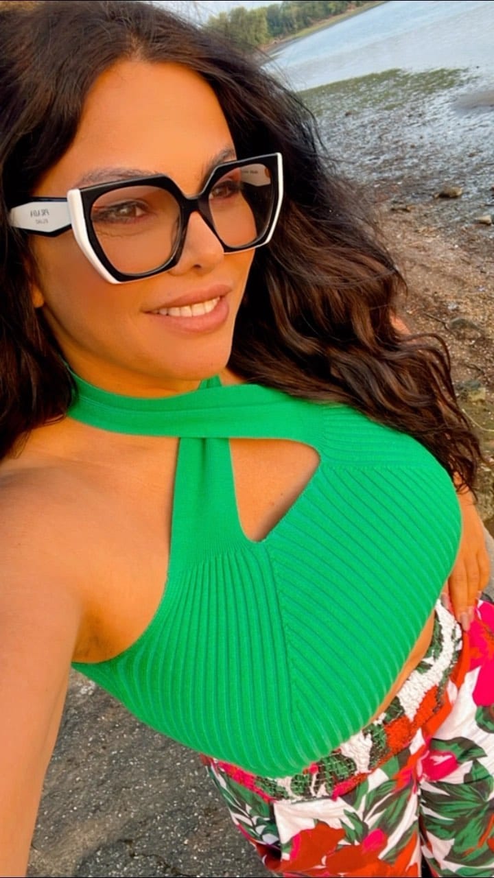 Post 10 by Sheyla Hershey on Instagram (video)