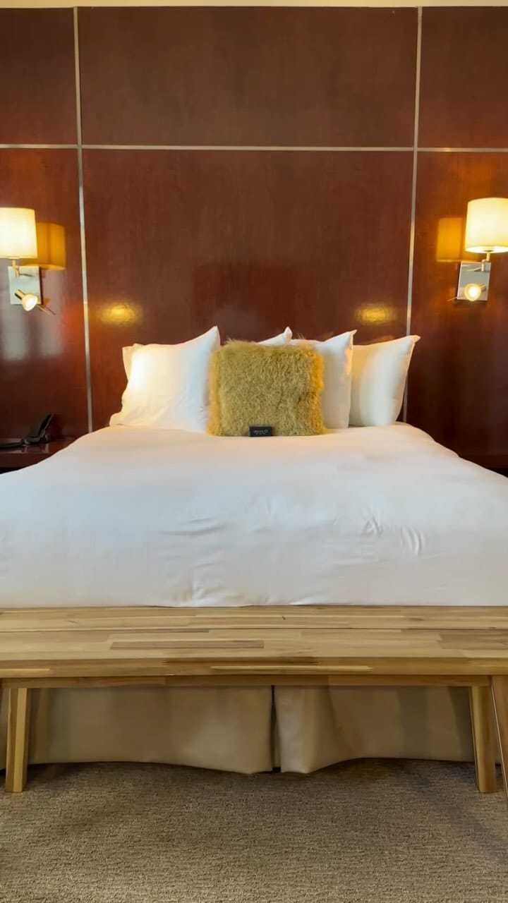 Post 9 by Philadelphia Foodie Couple on Instagram (video)