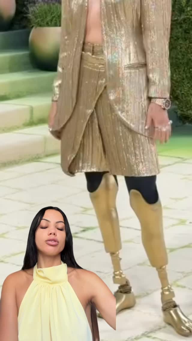 Post 8 by Vitoria Santos on Instagram (video)